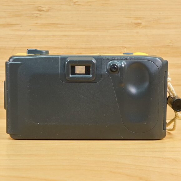 Minolta Weathermatic Dual 35 35mm Film, Underwater, Point and Shoot Camera - Picture 5 of 7